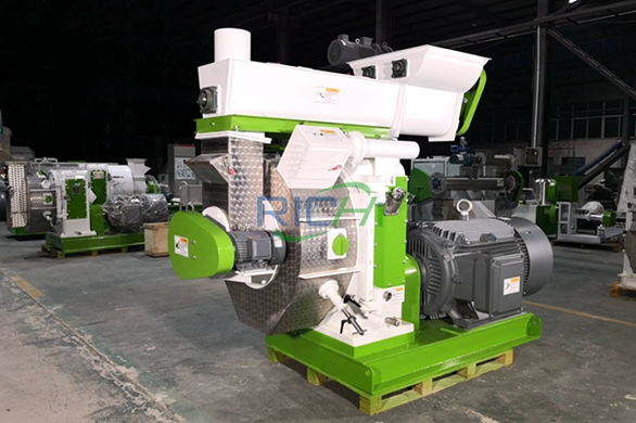 Wood pellet machine